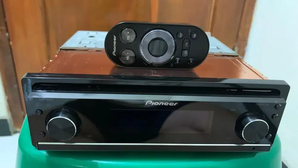 Head Unit Single DIN High End