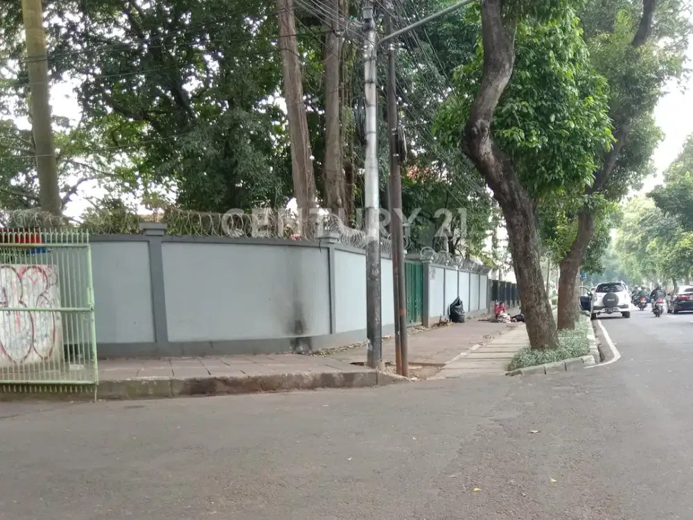 Tanah Luas Posisi Hoek Di Kawasan Elite Menteng, Jakarta Pusat