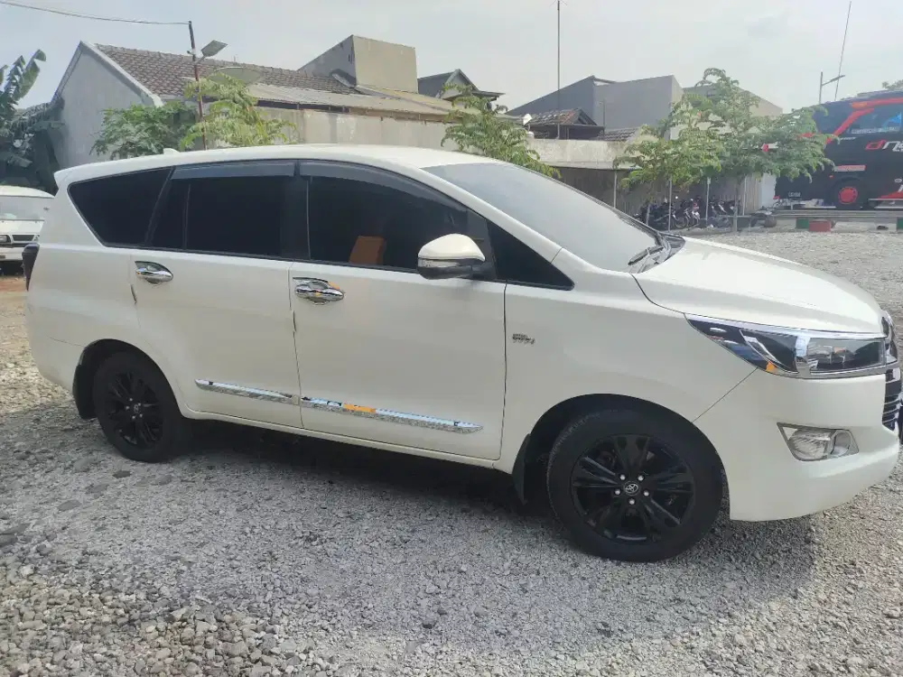 Toyota Innova reborn type G/ AT bensin tahun 2016 warna putih