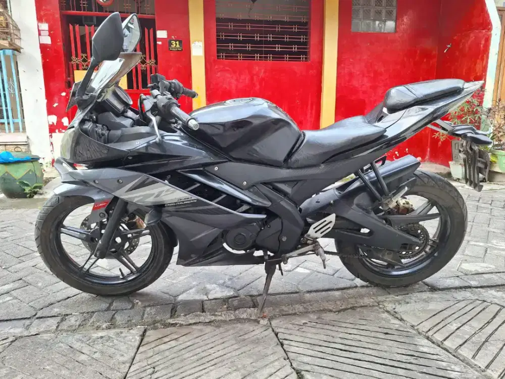 Jual R 15 2014 kondisi sgt bagus siap pakai