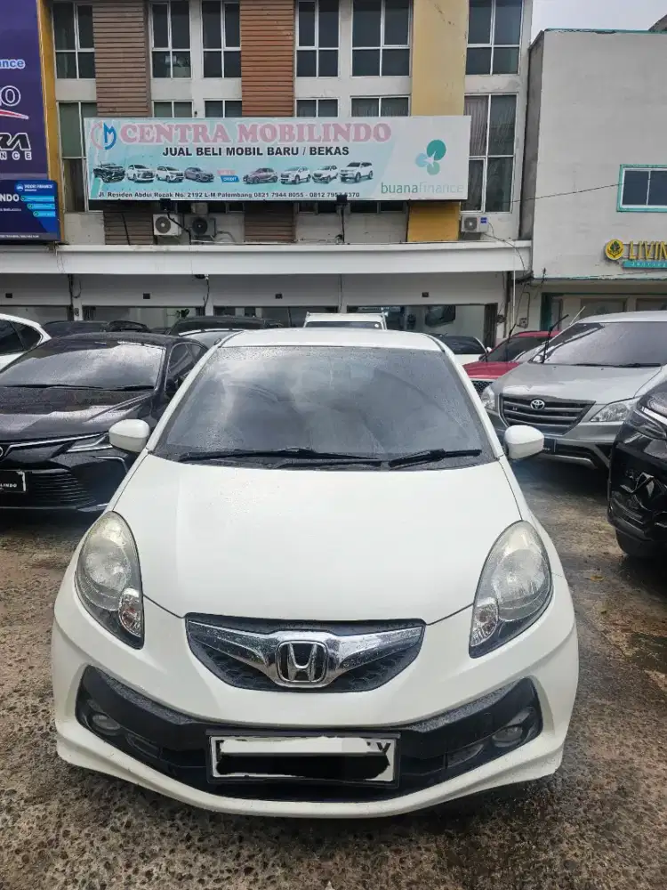 Brio E matic 2014 istimewa dp 15 jt