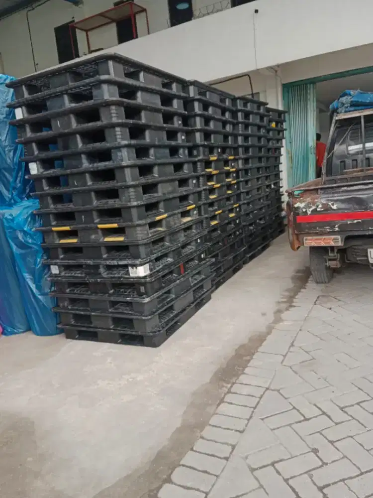 Palet plastik baru dan bekas dengan kualitas yang terjamin