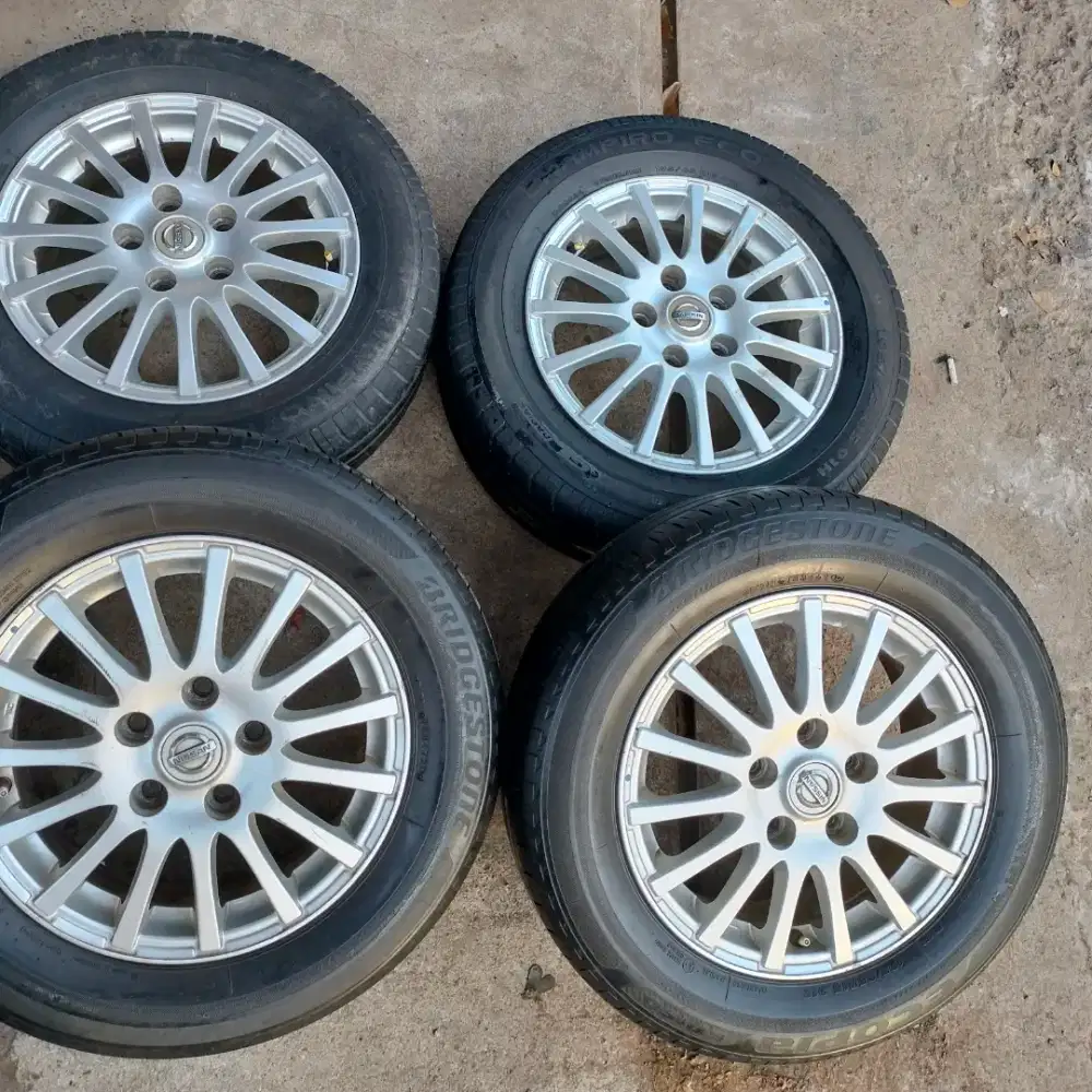 Velg original OEM Nissan Serena hws ring 15 pcd 5x114,3 ban 195/65R15