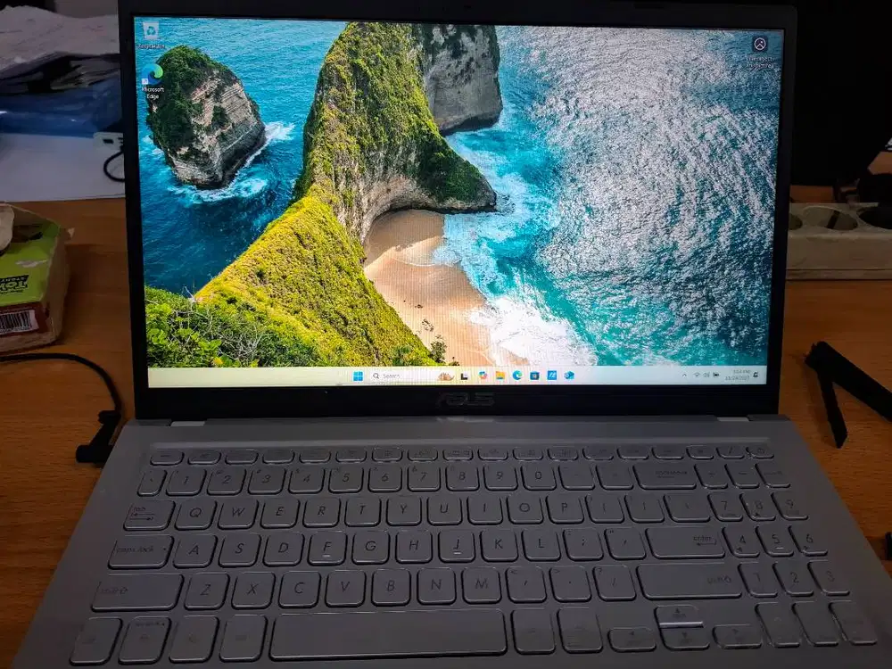 Asus Vivobook Core i3-1005G1, layar 15.6 inci FHD, RAM 8GB, SSD