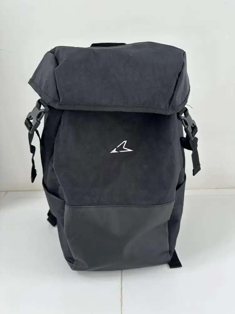 RANSEL HITAM ADA SLOT LAPTOP