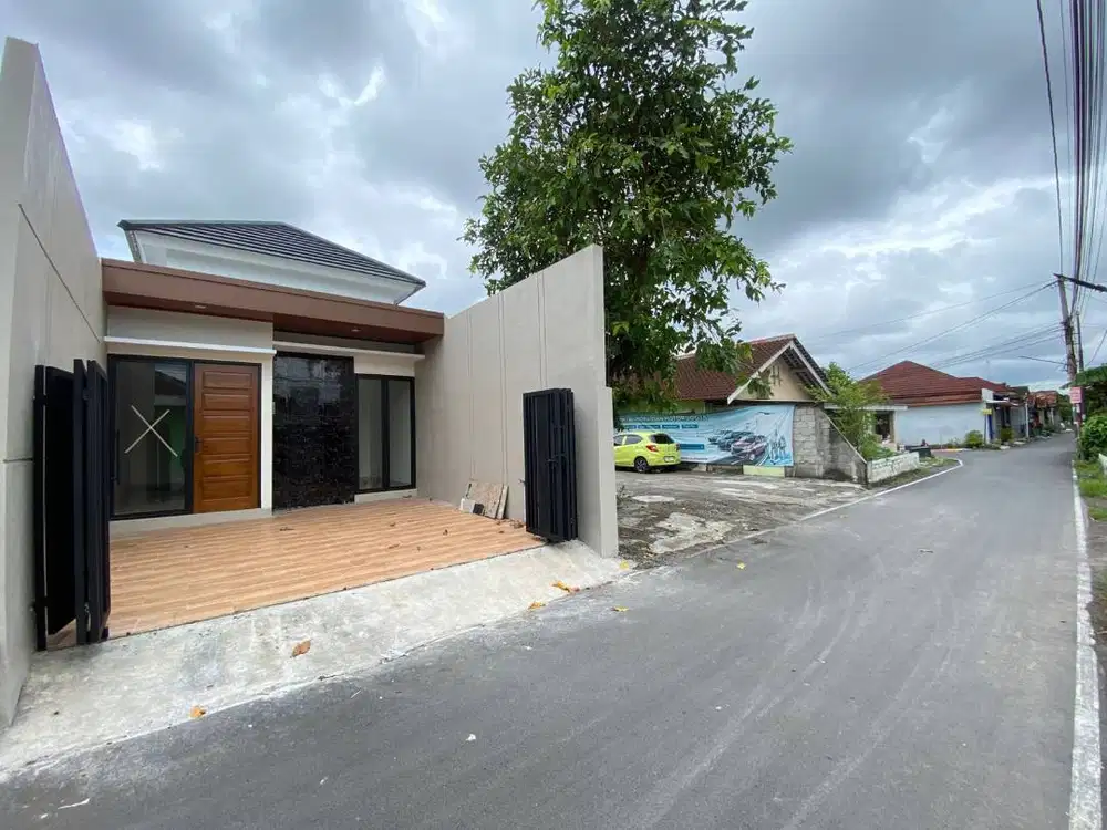 Rumah Modern 825 Jt 4 Kamar di Jl Sambisari Purwomartani