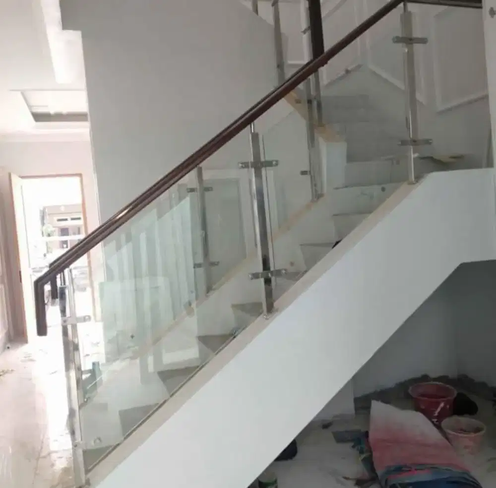 Balkon dan reling Stainles kaca 04