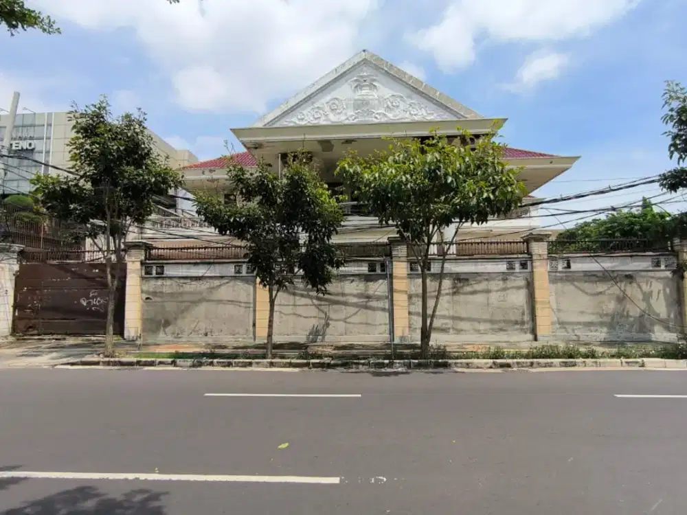 Rumah Komersial Area Bagus Luas HGB di Raya Kertajaya