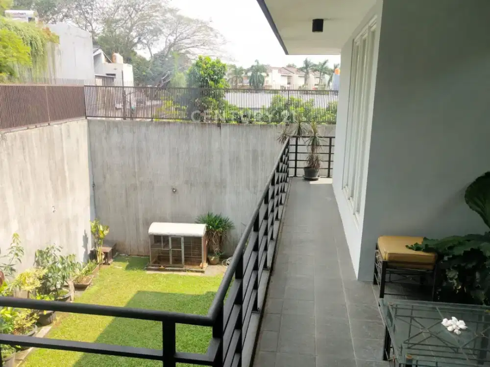 Dijual rumah minimalis dengan sirkulasi udara bagus ada halaman belakang luas bisa utk pool di bintaro sektor 9