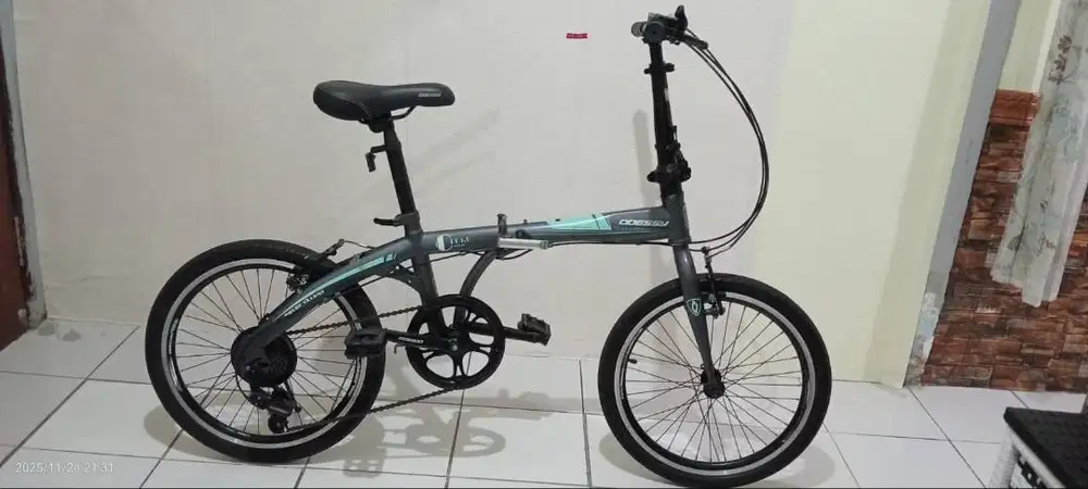 SEPEDA LIPAT / FOLDING BIKE ODESSY kondisi baik 20 72 WE 7 SPEED
