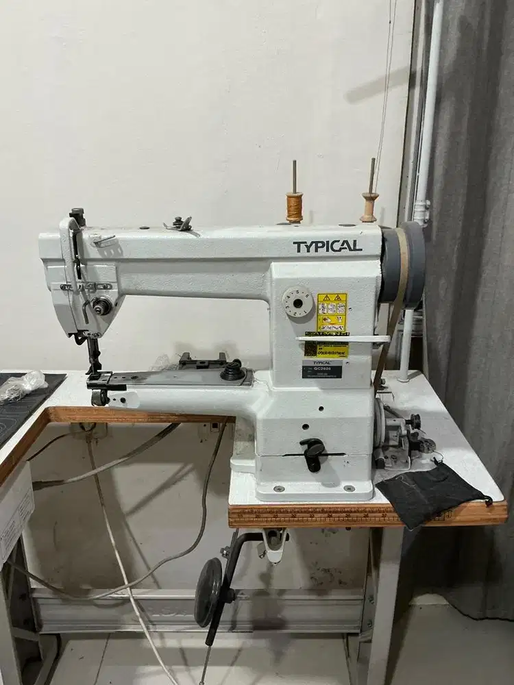 Mesin cangklong Typical GC2605 (mesin jahit tas, kulit)