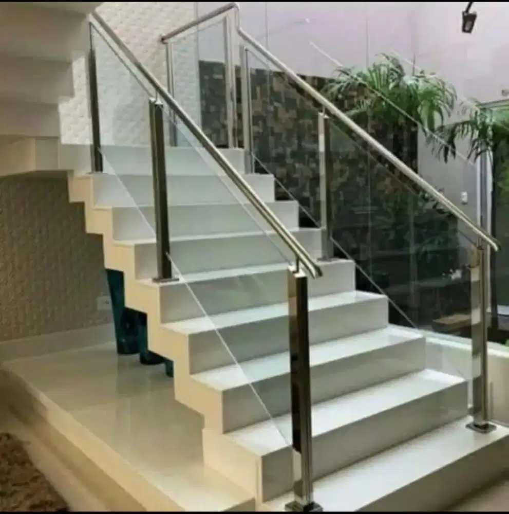 Balkon dan reling Stainles kaca