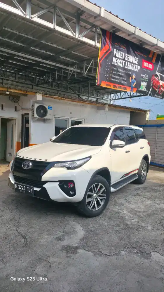 Toyota Fortuner VRZ 4X2 AT Diesel Low KM