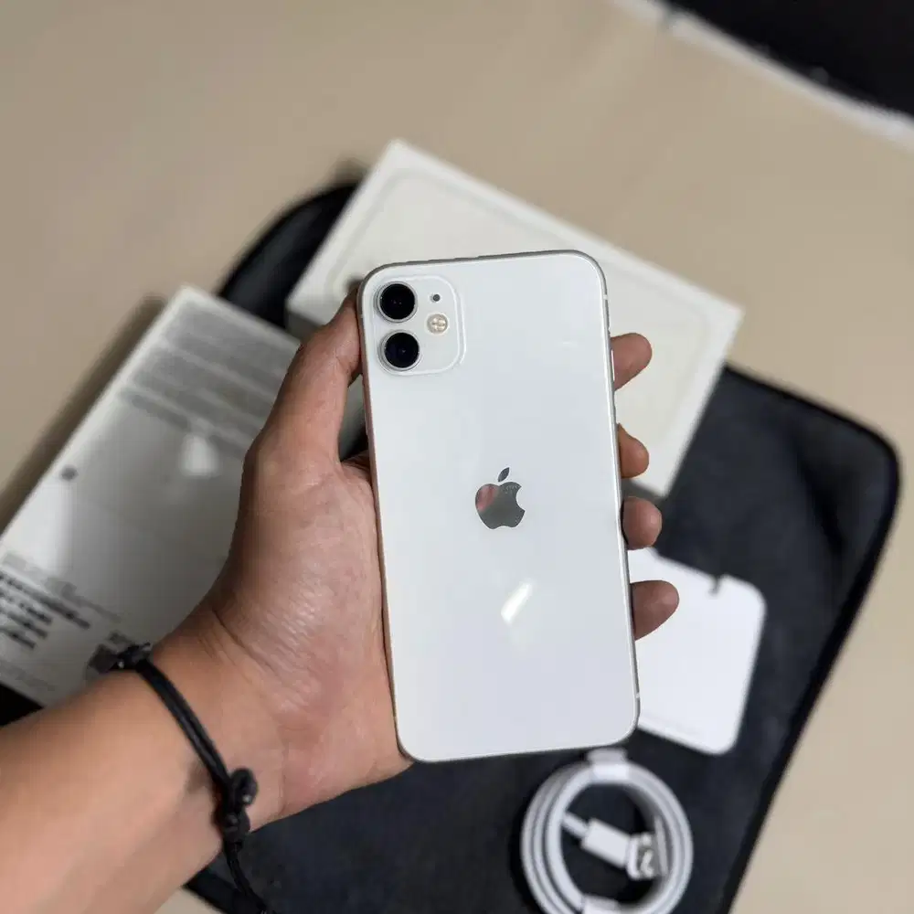IPhone 11 128 iBox Putih bh 78 mulus fullset ori