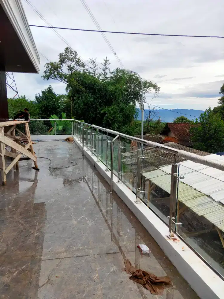 Balkon dan reling Stainles steel kaca