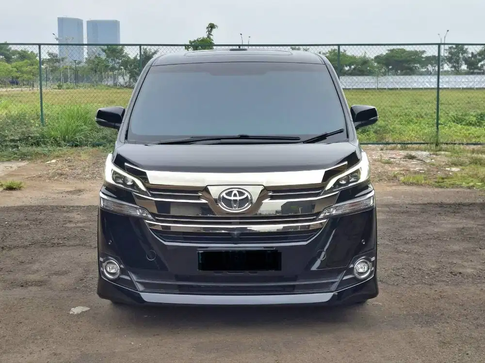 Toyota Vellfire G 2.5 AT. Tahun 2016. Hitam. Low km. Perfect cond