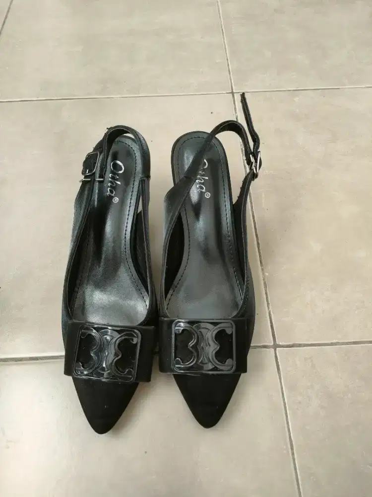 Sepatu Heels wanita merk  otha nomor 38