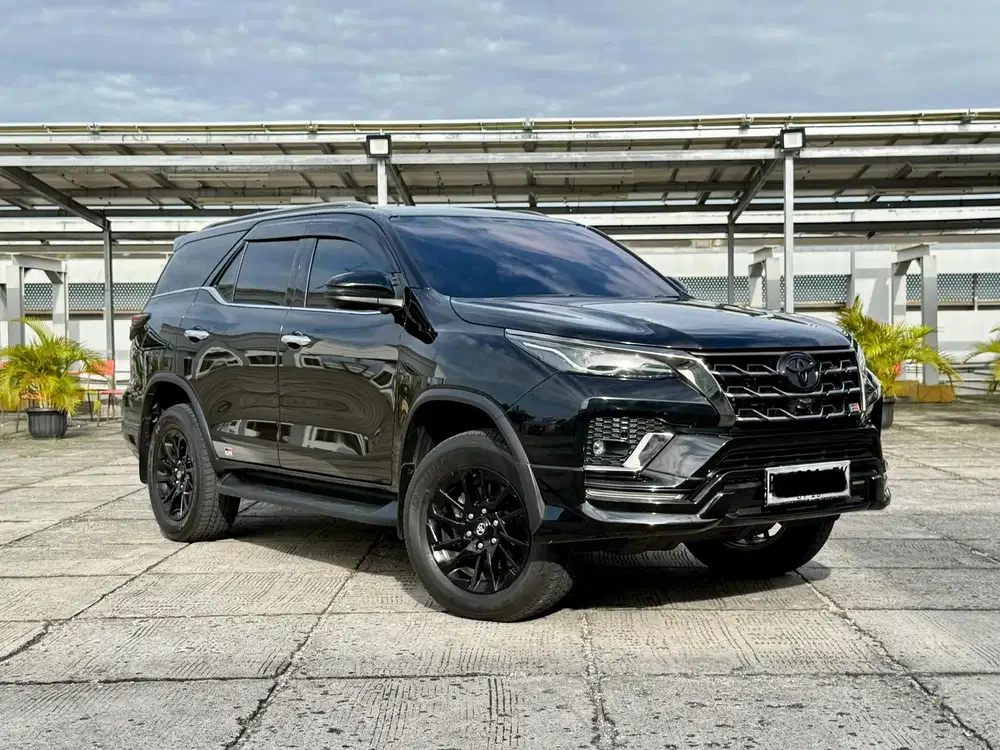 Toyota Fortuner VRZ 2.8 GR 2023 Low KM 37RB