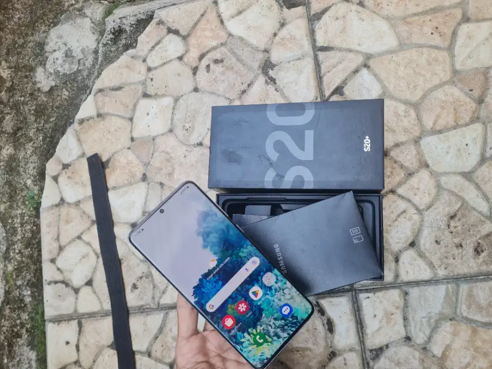 SAMSUNG S20 PLUS