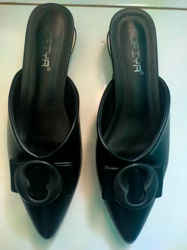 Sepatu sendal merk sopiya