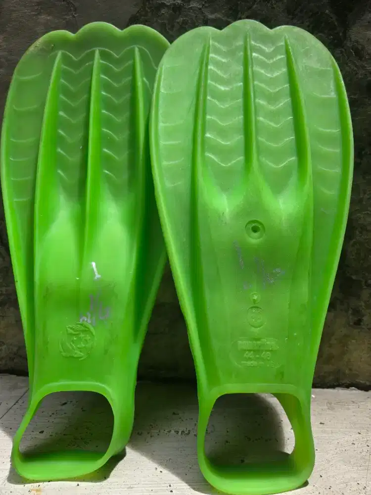Powerfins warna hijau