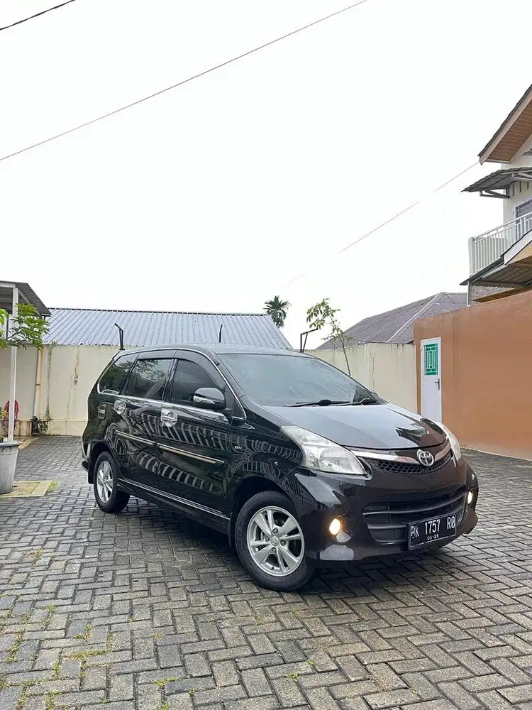 Toyota Avanza Veloz 1.5 A|T 2014