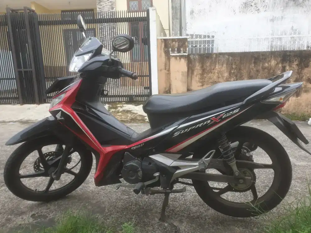 Motor supra x 125 kondisi mulus disiap dipakai