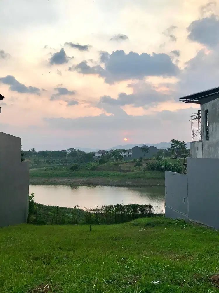 Dijual Kavling View Danau di Kota Baru Parahyangan
