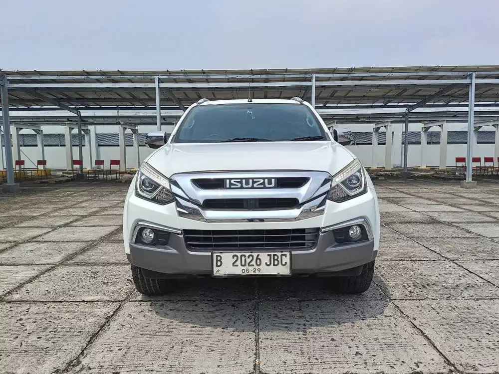 Isuzu Mux premiere 2.5 AT. Thn 2019. Putih. Low km. Perfect cond