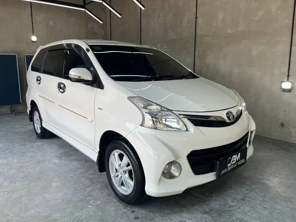 TOYOTA AVANZA VELOZ 1.5 AT 2012