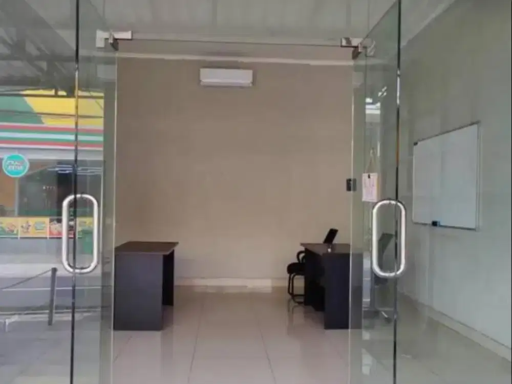 Modern Commercial Space With Parking For Rent In Pererenan