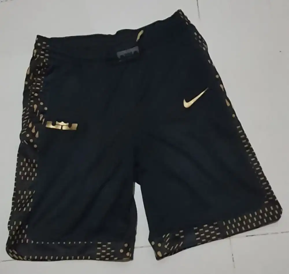CELANA NIKE ORIGINAL