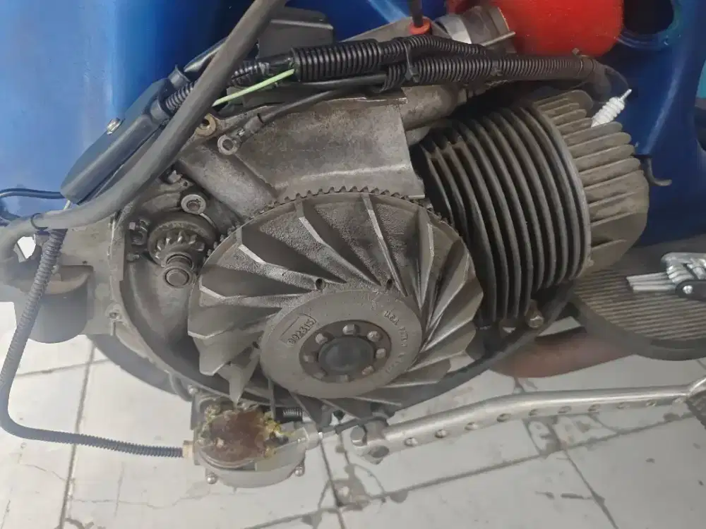 MESIN VESPA EXCEL TAHUN 2002  full ori