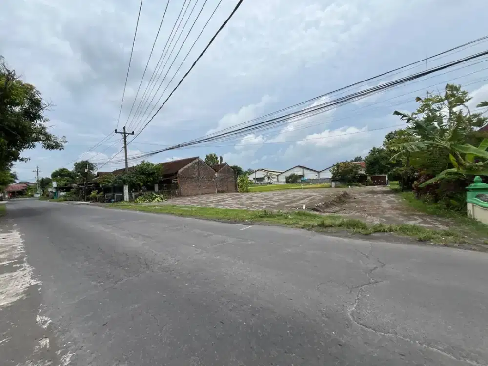 Tanah Jogja Tepi Aspal di Jl Berbah Kalasan Cocok Bangun Usaha