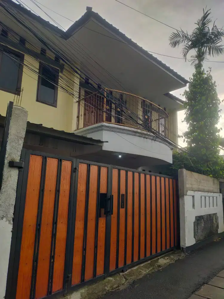 RUMAH DIKONTRAKKAN JL.BENDA BAWAH JAKSEL