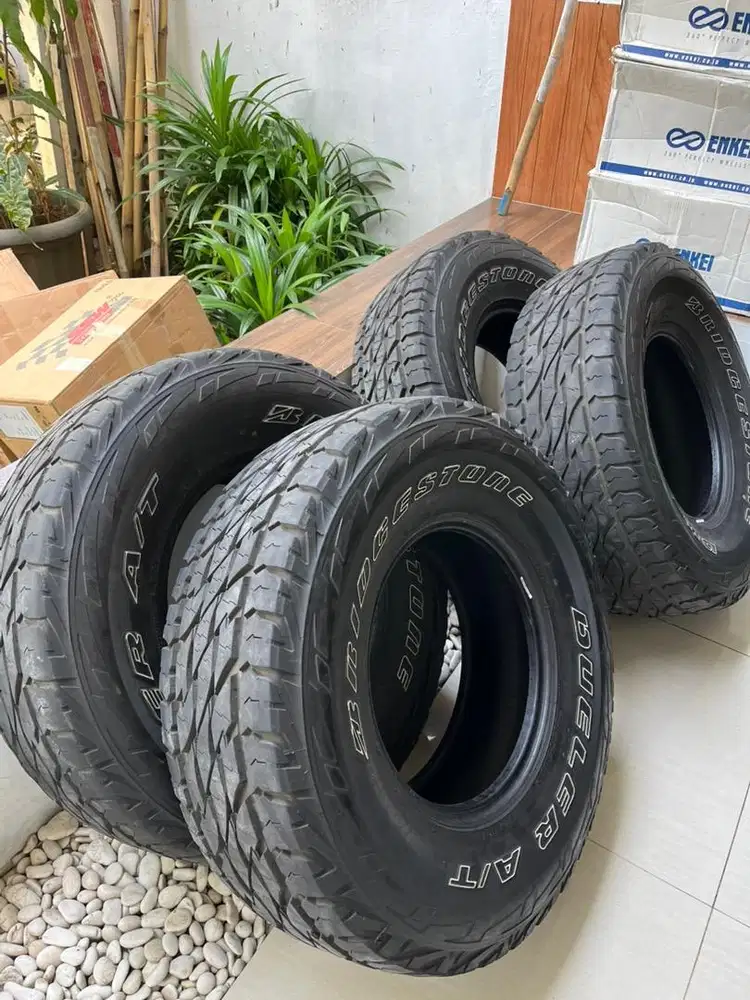 ban bridgestone dueler at 285 75 R16 landcruiser vx80 vx100