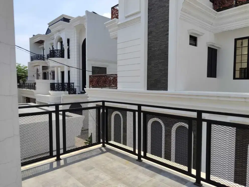 Rumah Baru 3 Lantai Siap Huni di Permata 2 Residence Jl. M Kahfi I , Jakarta Selatan