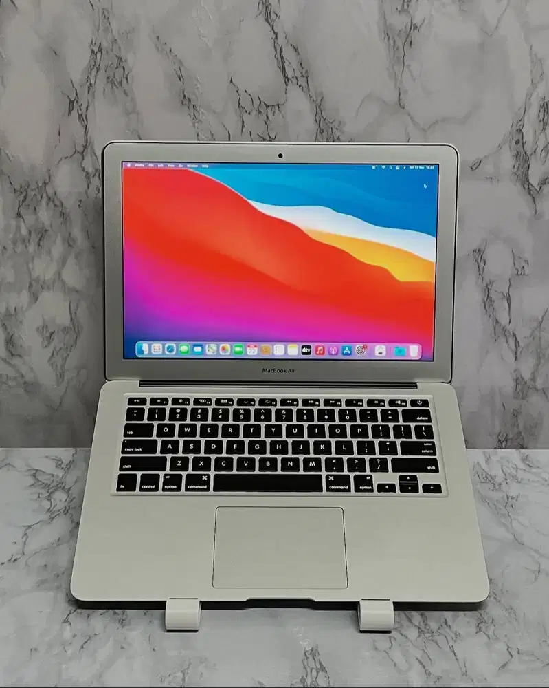 MacBook Air 13 2014 i5 RAM 4GB SSD 256GB Layar 13.3 Inch HD
