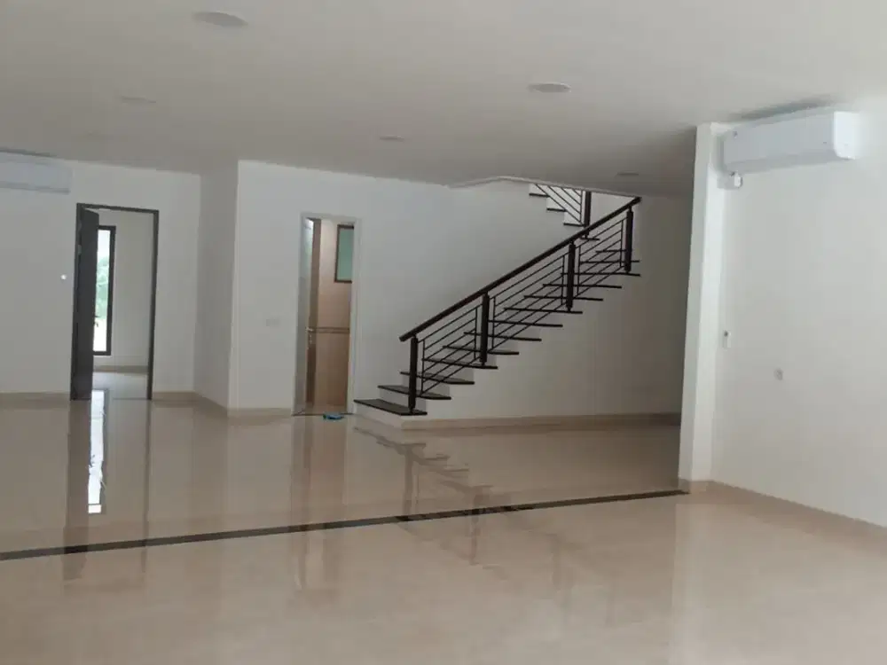 Rumah Sewa 6 Kamar Tidur, Golf BSD 4 mobil sekelas Navapark Giri Loka Zora
