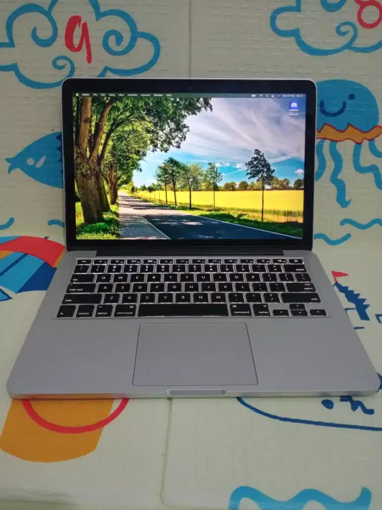 Ready Murah  Macbook Pro Retina 13in Early 2015 core i5 ram 8/Ssd 128