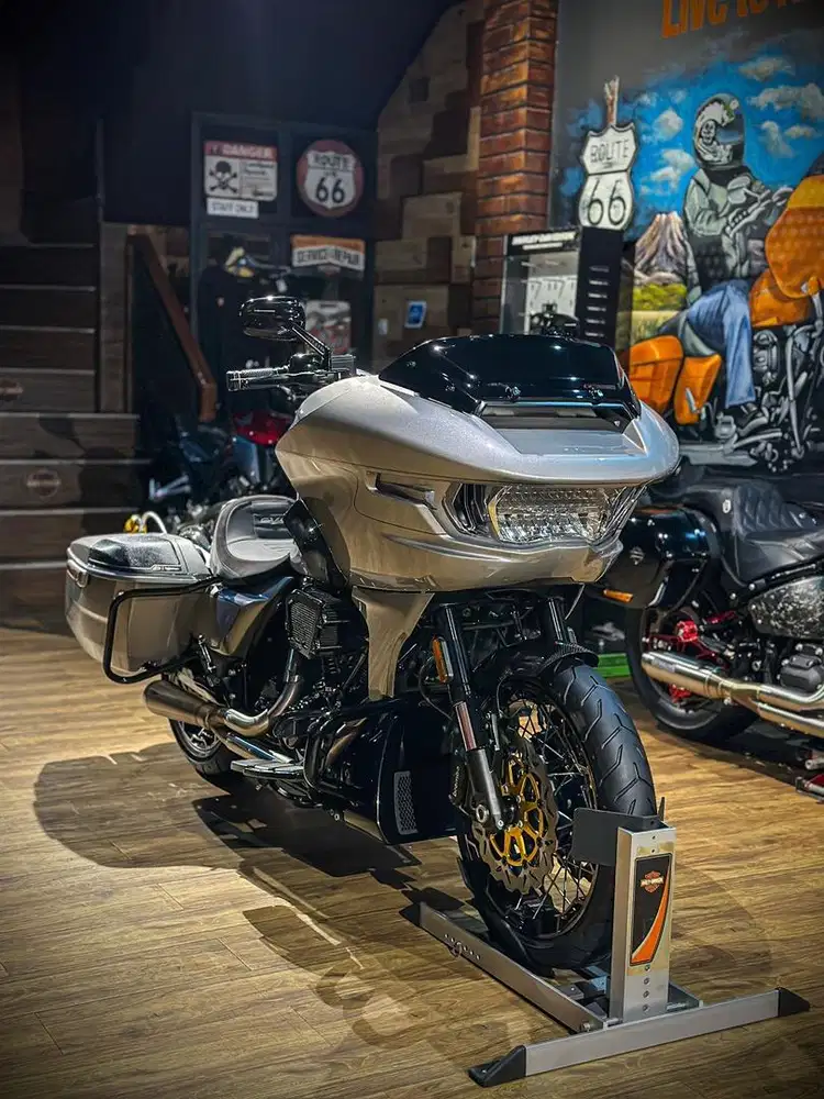 All New Road Glide CVO 121 Dark platinum Modif Hedon istimewa