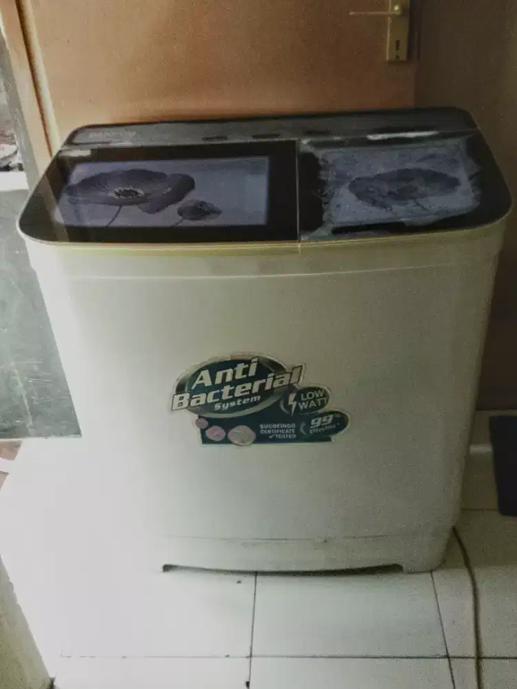 Mesin cuci 2 tabung Denpoo bekas