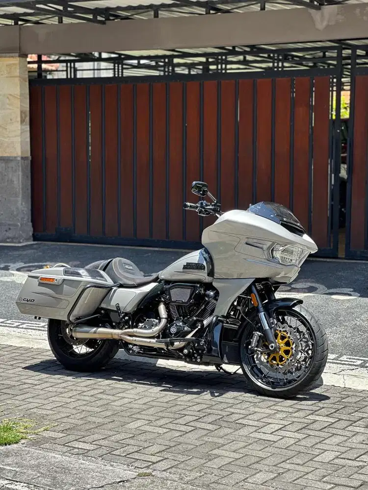 All New Road Glide CVO 121 Dark platinum Modif Hedon siap blarr