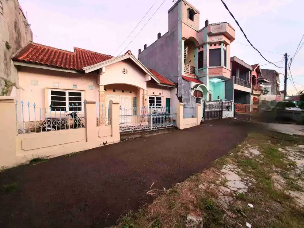 WTS !

*Rumah Super Strategis Jalan kaki saja ke Plaza Jambu Dua*

Komp Indraprasta 1, Jalan Baladewa, Bantarjati, Bogor Utara.