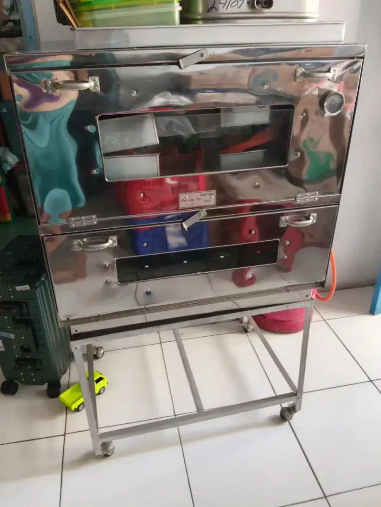 Dijual oven gas masih bagus