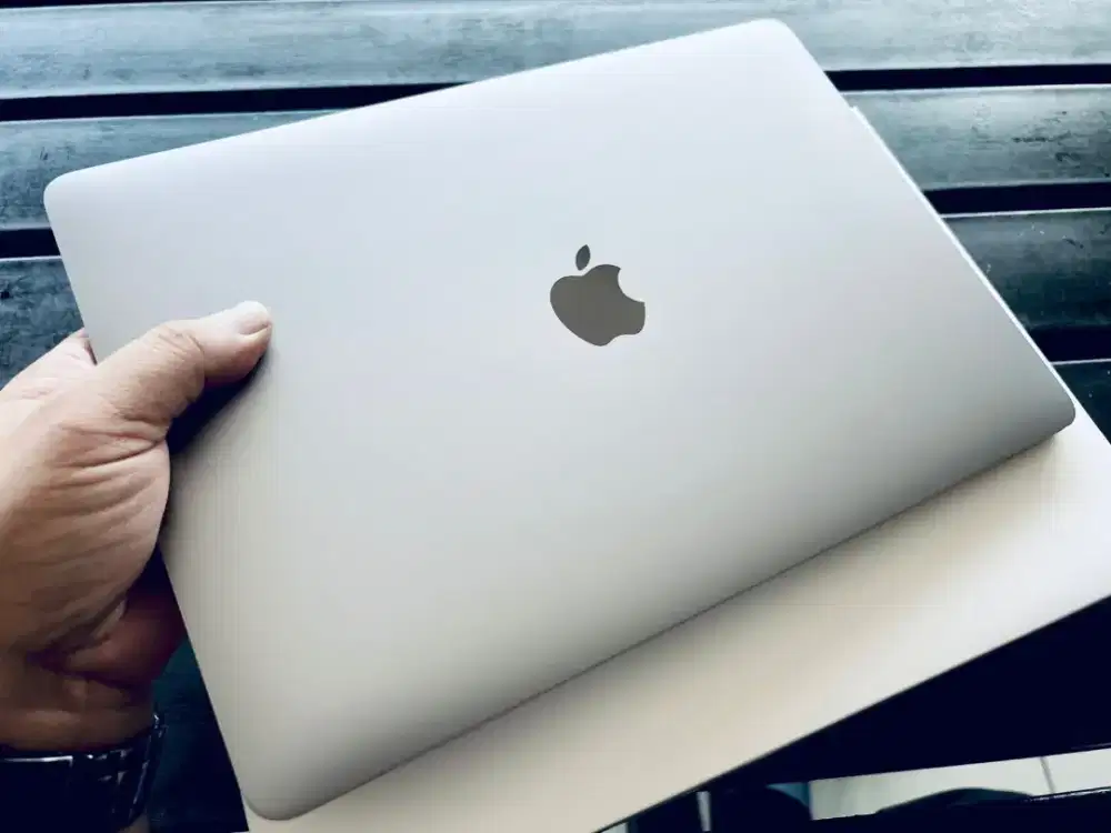 MacBook Air M1 2020 13-Inch iBox ID/A 8/256GB Space Grey,