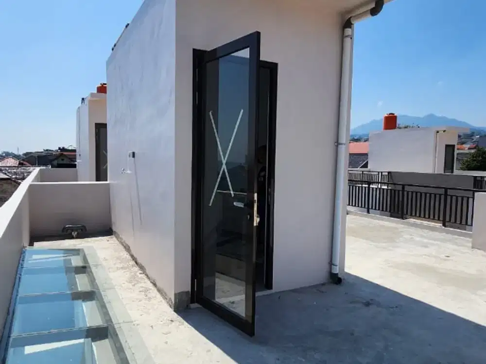 Jual 4 unit rumah baru di sayap setra duta jl bukit sariwangi