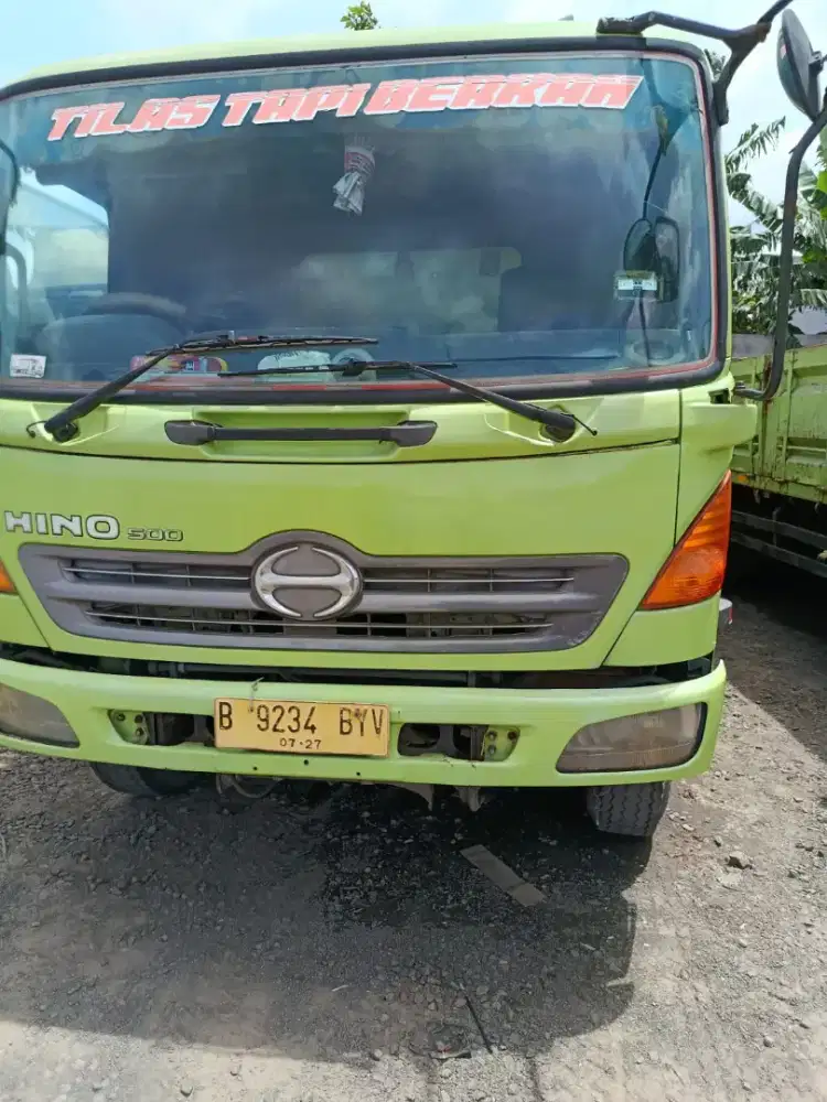 Hino FL 235JP 2012 (paket)