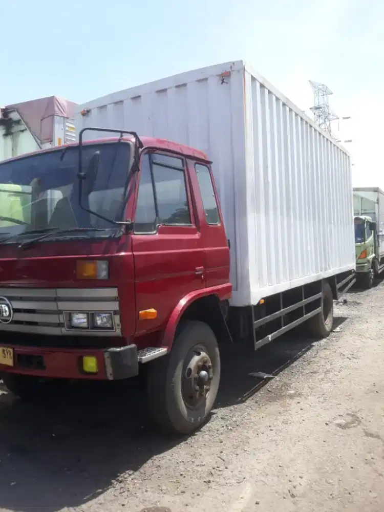 Nissan box cka 87 thn 2001