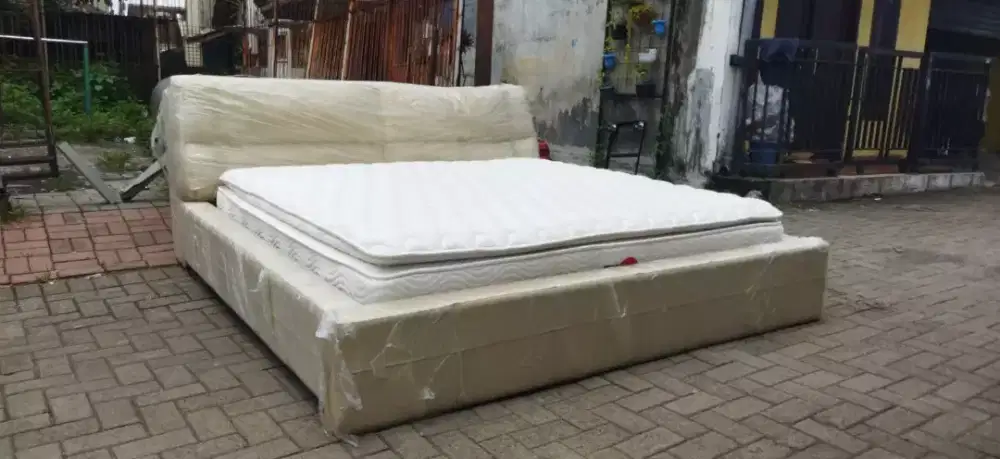 Istimewa Springbed King Koil CitiHub set Bedframe Kulit Cellini uk 200